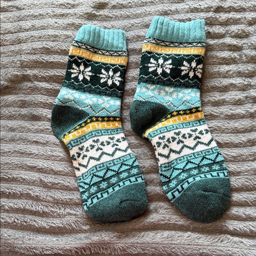 Patterned Winter Socks - Green and Yellow